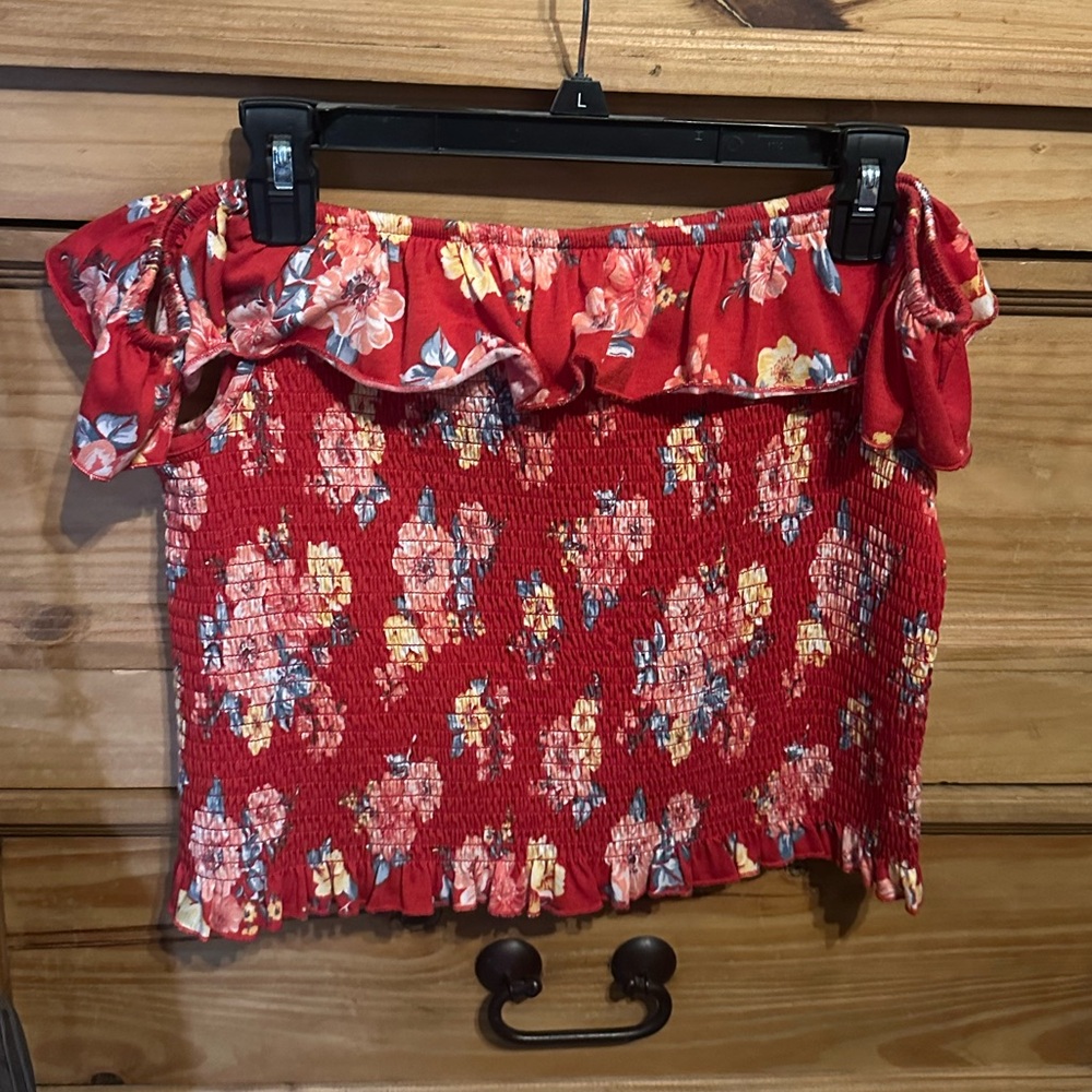 Arizona Jean Company Red Floral Smocked Top
